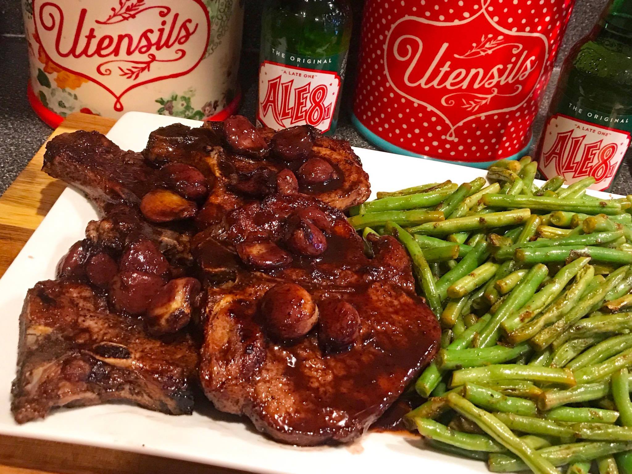 Red Wine Pork Chops and Lemony Green Beans